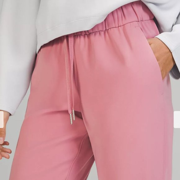 NWT LULULEMON JOGGER  On the Fly Jogger 28"  Pink Taupe WOVEN Travel Rose 8 - Picture 5 of 8